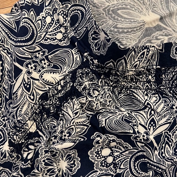 St. John’s Bay New 1X Paisley Blouse - Picture 2 of 6